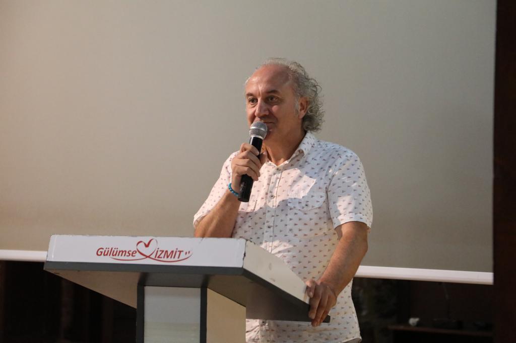İzmit Belediyesinden 1 Eylül Dünya Barış Gününe özel şiir dinletisi (8)