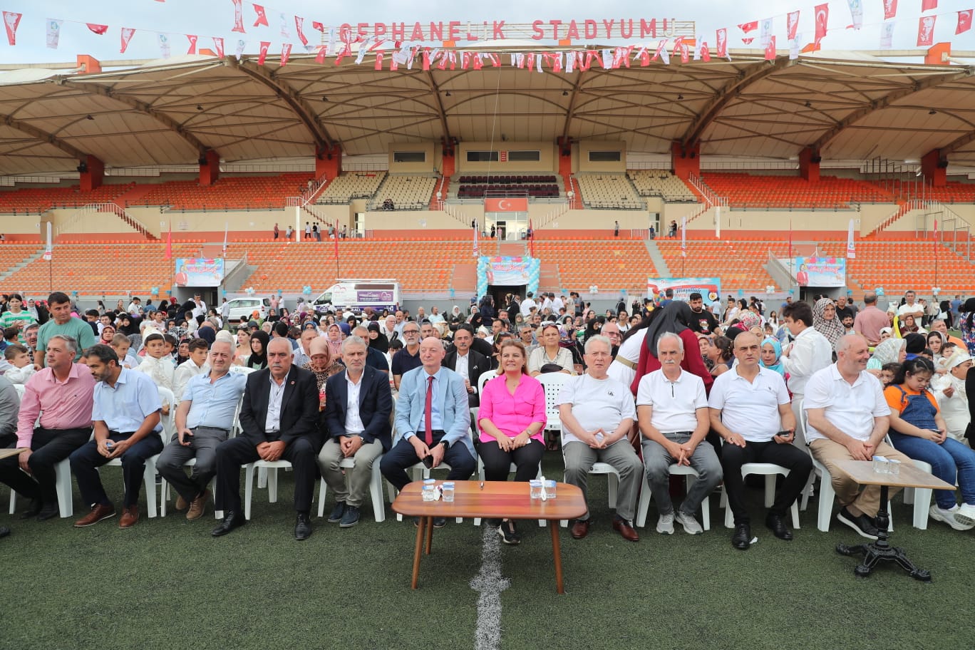 Izmitli çocuklar ve aileleri geleneksel toplu sünnet söleninde doyasiya eglendi (27)