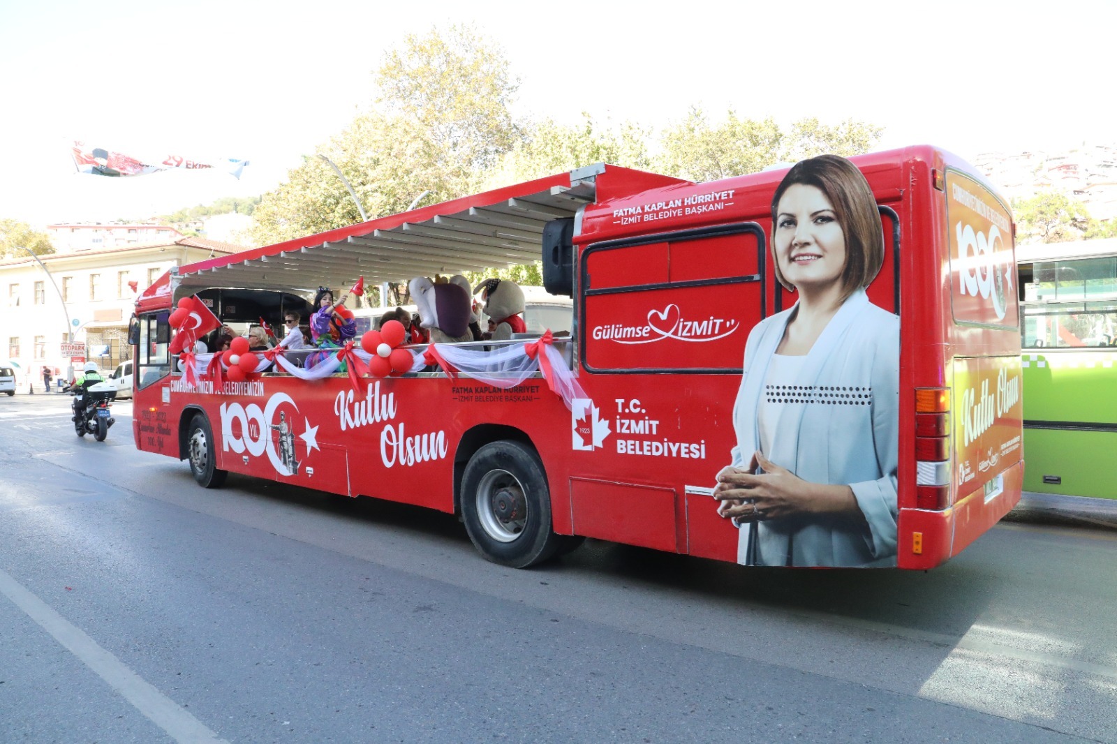 100. Yıl Şehir Turu ile bayram coşkusu kenti sardı (1)