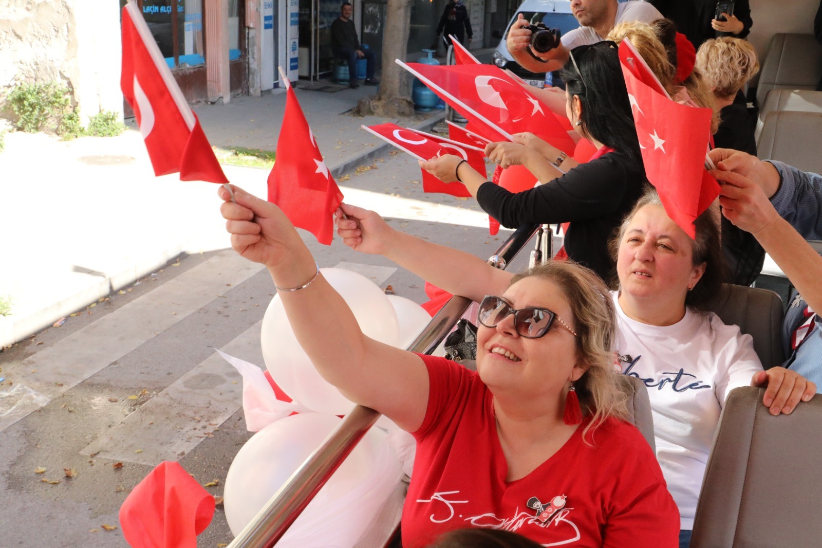 100. Yıl Şehir Turu ile bayram coşkusu kenti sardı (16)