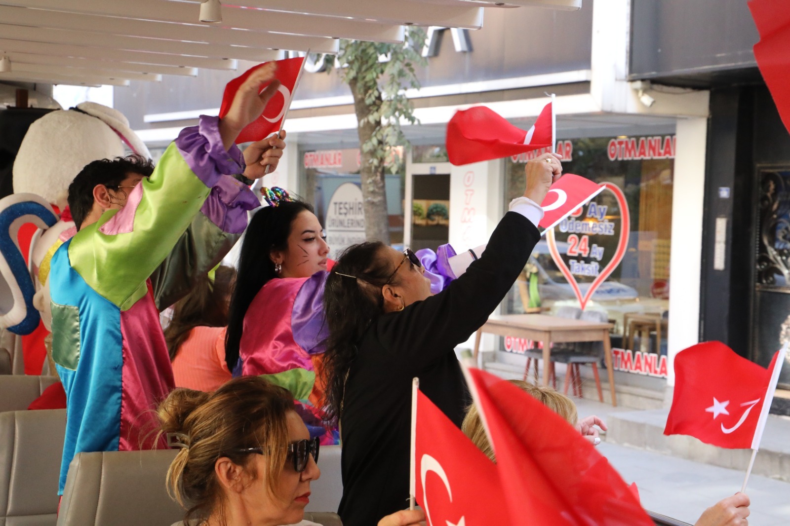 100. Yıl Şehir Turu ile bayram coşkusu kenti sardı (6)