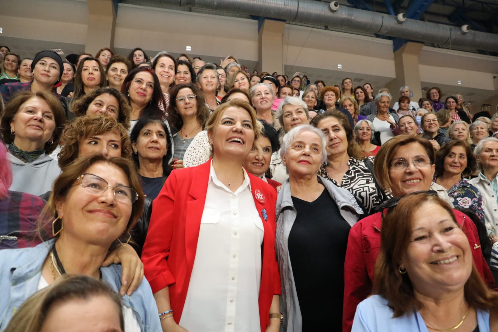 1000 Ses Tek Nefes Kadın Korosu (2)
