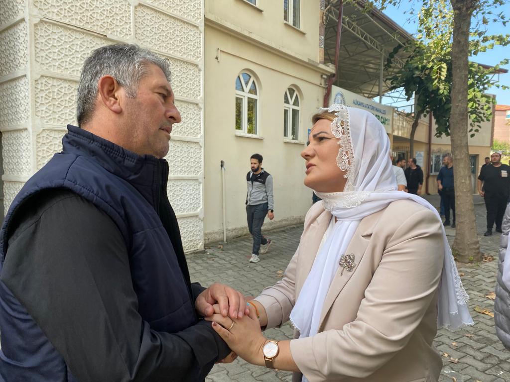 Başkan Hürriyet Şentürk ailesinin acısına ortak oldu (1)