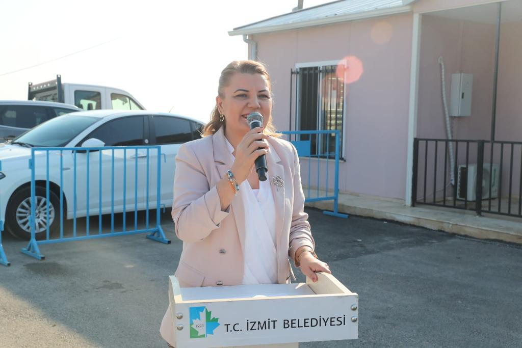 Baskan Hürriyet, Tüysüzler Pazar Alani'ni Pazarci esnafiyla açti (12)