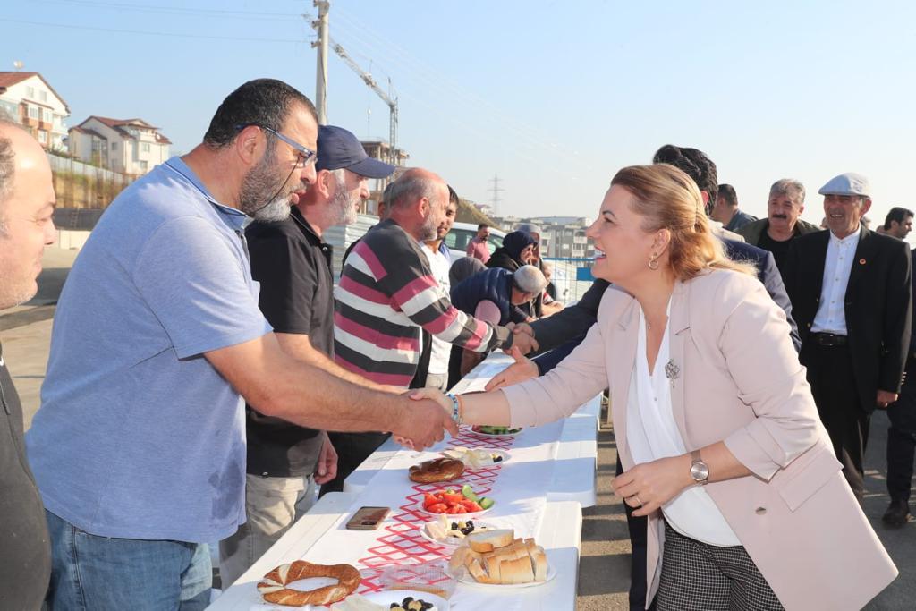 Baskan Hürriyet, Tüysüzler Pazar Alani'ni Pazarci esnafiyla açti (5)