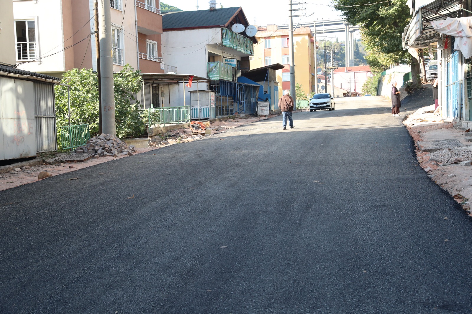 Baskan Hürriyet, Yenidogan Mahallesinin 23 yildir el sürülmeyen sorununu çözdü (1)