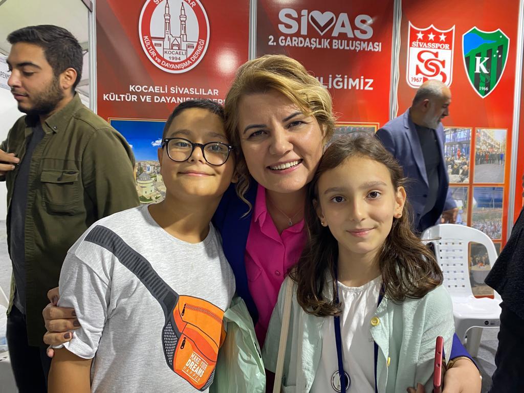 Başkan Hürriyet kitap fuarı ziyaret (2)