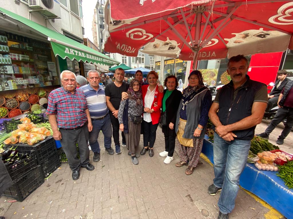 Başkan Hürriyet, köylü pazarı esnafının Cumhuriyet Bayramını kutladı (4)