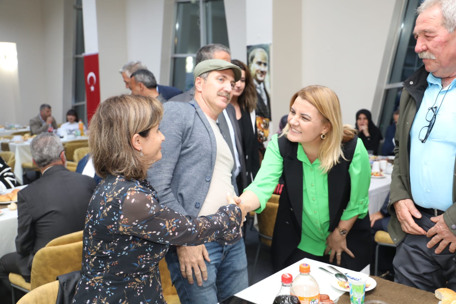 Baskan Hürriyet, muhtarlarin gününü kutladi (5)