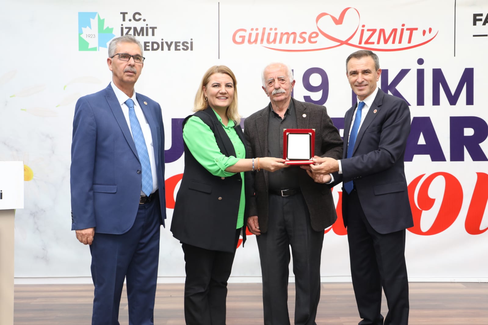 Baskan Hürriyet, muhtarlarin gününü kutladi (8)
