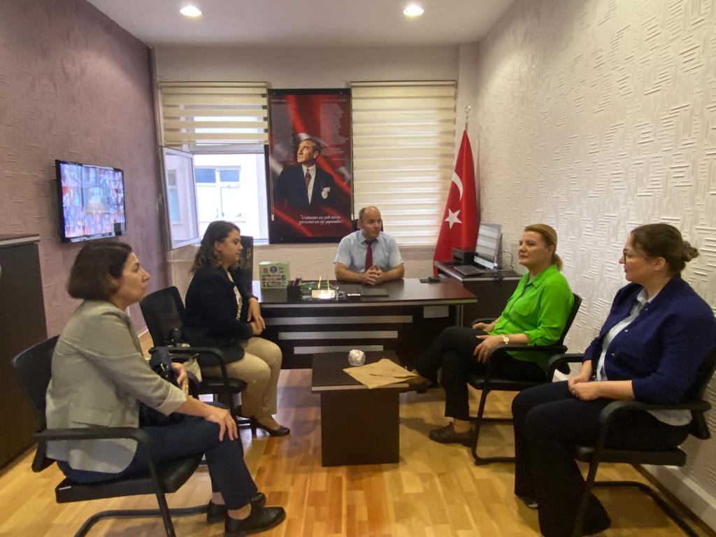 Baskan Hürriyet ögrencilere egitim destegine devam ediyor (2)