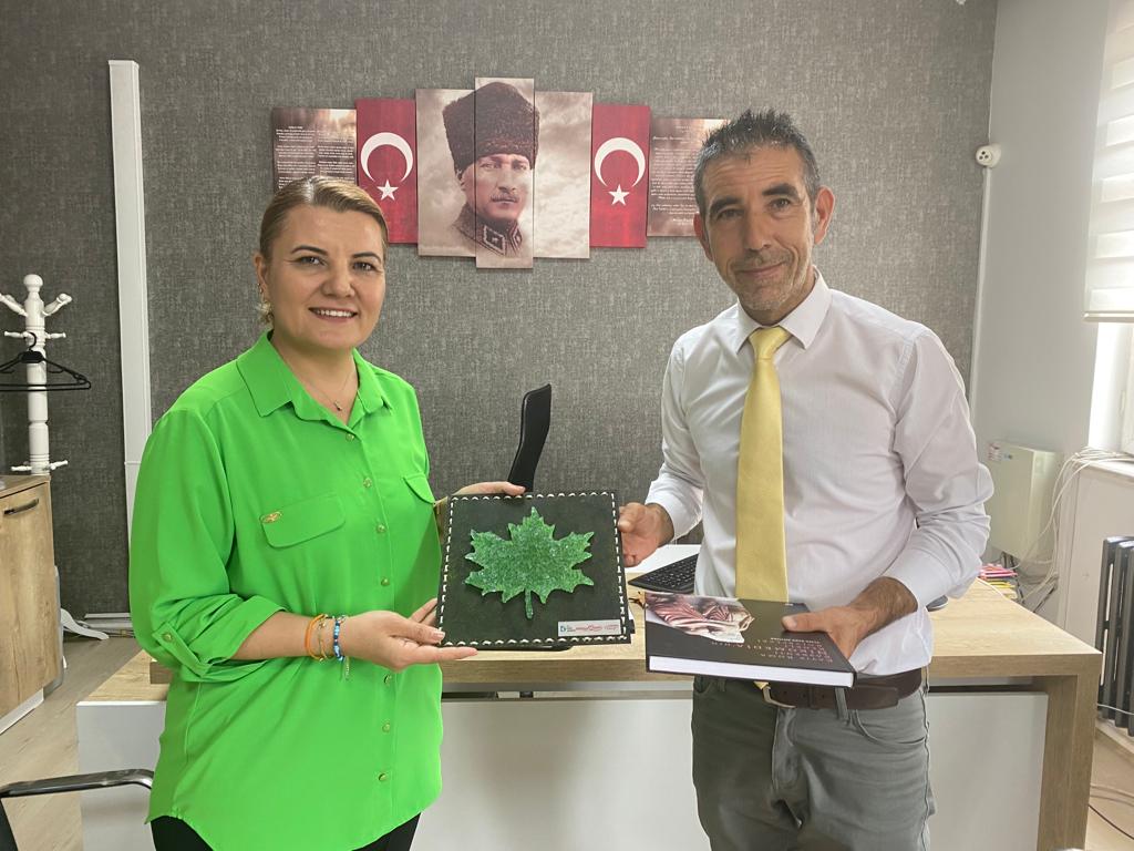 Baskan Hürriyet ögrencilere egitim destegine devam ediyor (7)