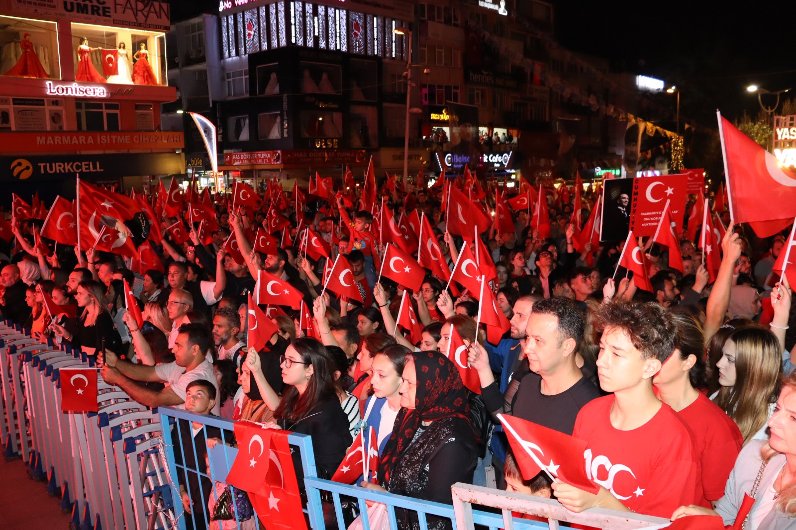 Belediye meydanında Cumhuriyet Coşkusu (9)