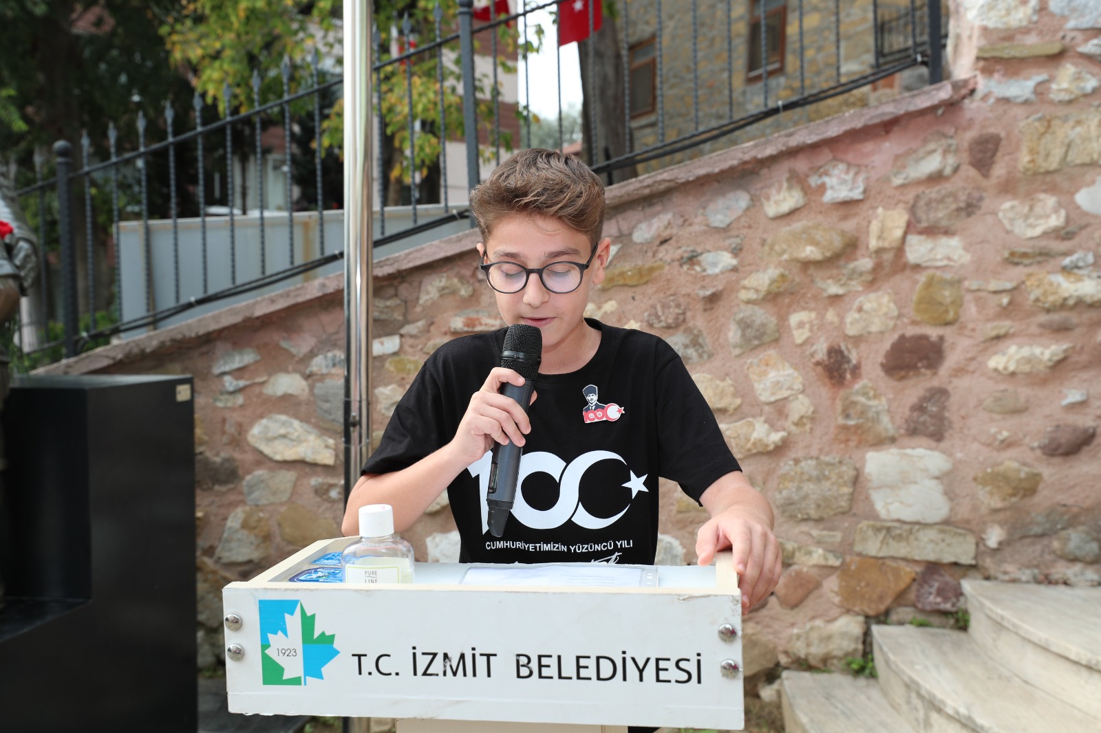 Çocuklar, Cumhuriyetimizin 100. yasini Atatürk'ün aziz hatiralari arasinda kutladi (10)