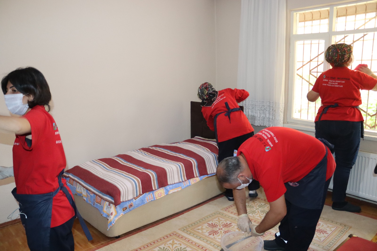 Ekipler çalışmalarını büyük bir özveriyle gerçekleştiriyorlar (7)