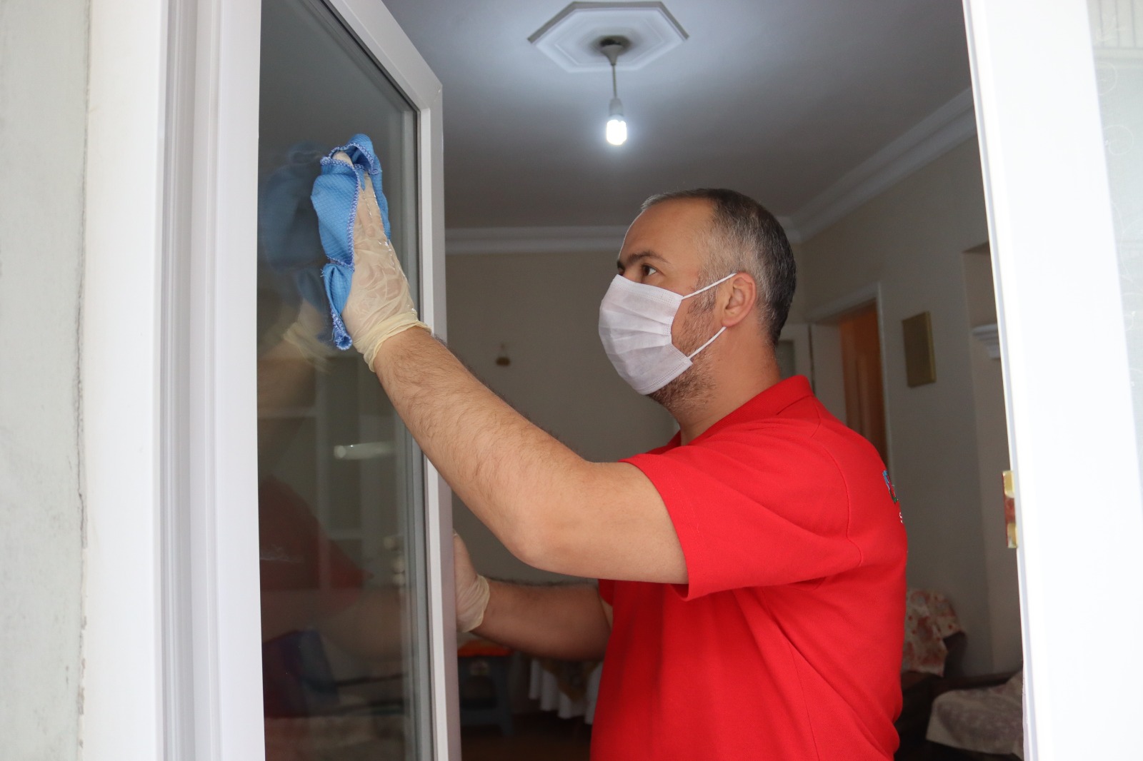Ekipler çalışmalarını büyük bir özveriyle gerçekleştiriyorlar (9)