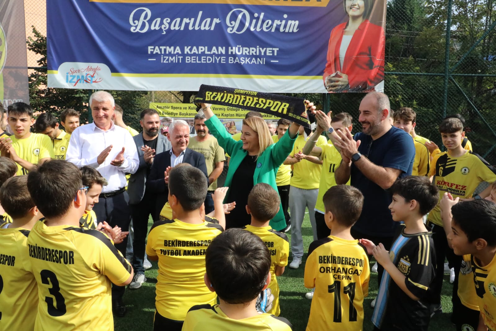 Hürriyet Bekirderesporlu genç futbolcularla kahvaltıda buluştu! (4)