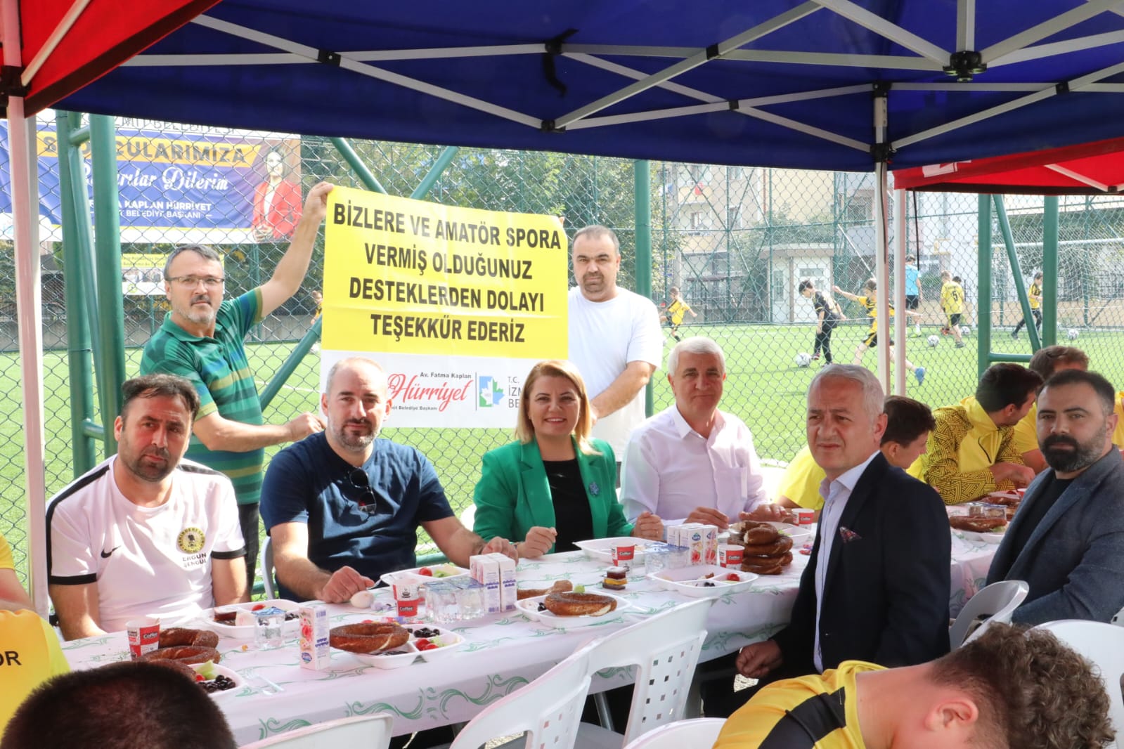 Hürriyet Bekirderesporlu genç futbolcularla kahvaltıda buluştu! (5)