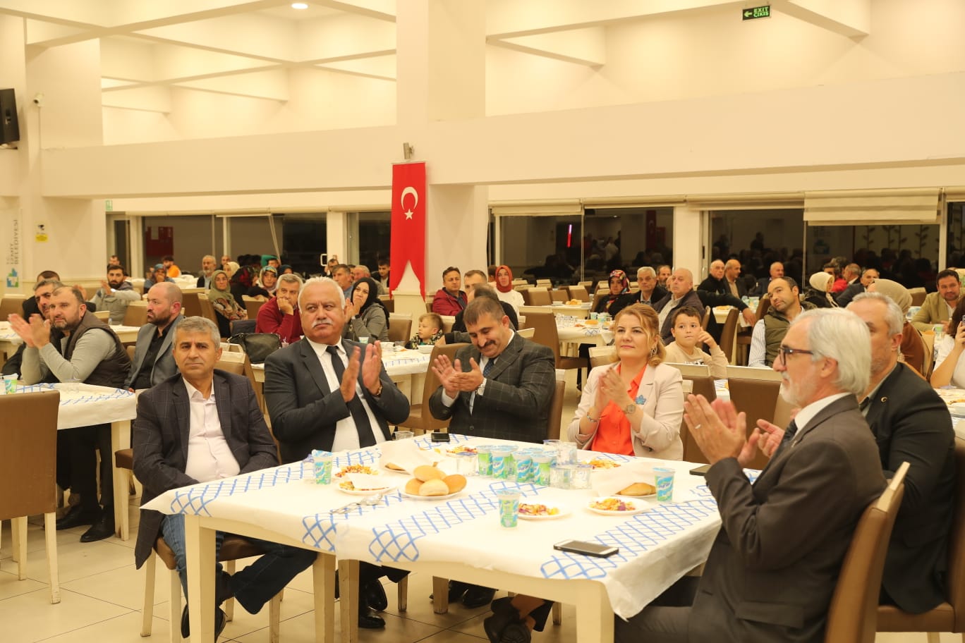Hürriyet Tüm esnafımız gibi sizleri de çok seviyor, sorunlarınızı tek tek çözüyoruz (10)