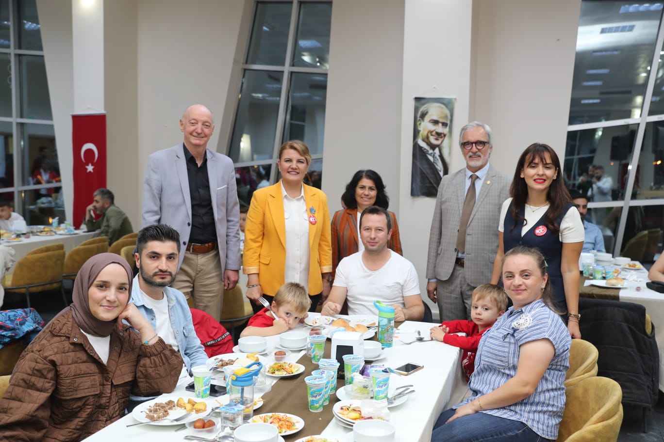 İzmit Belediyesi Çınar Çocuk Evi Cumhuriyetin 100. Yılını coşkuyla kutladı (12)