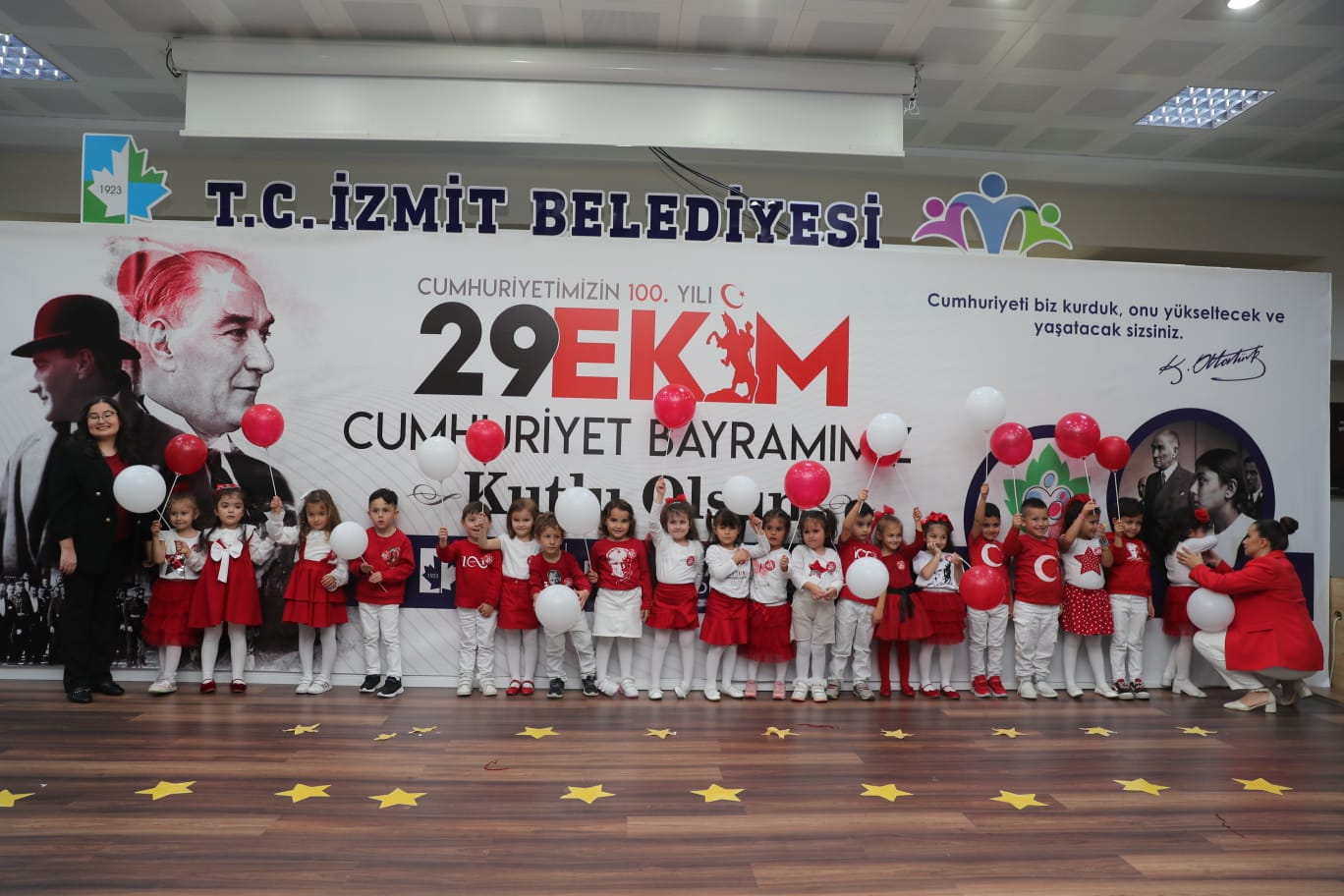 İzmit Belediyesi Çınar Çocuk Evi Cumhuriyetin 100. Yılını coşkuyla kutladı (15)