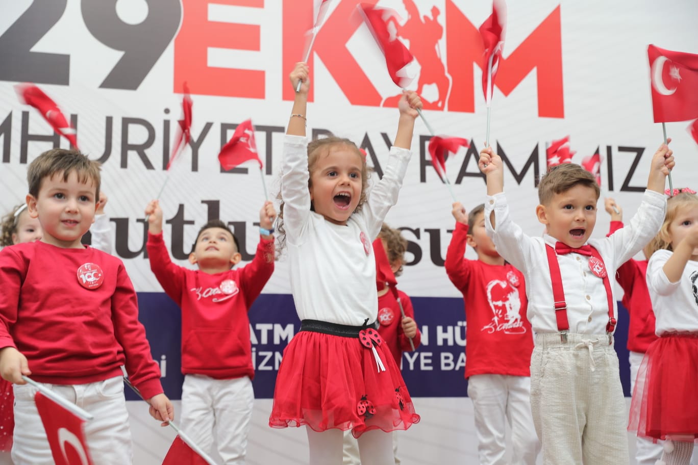 İzmit Belediyesi Çınar Çocuk Evi Cumhuriyetin 100. Yılını coşkuyla kutladı (2)