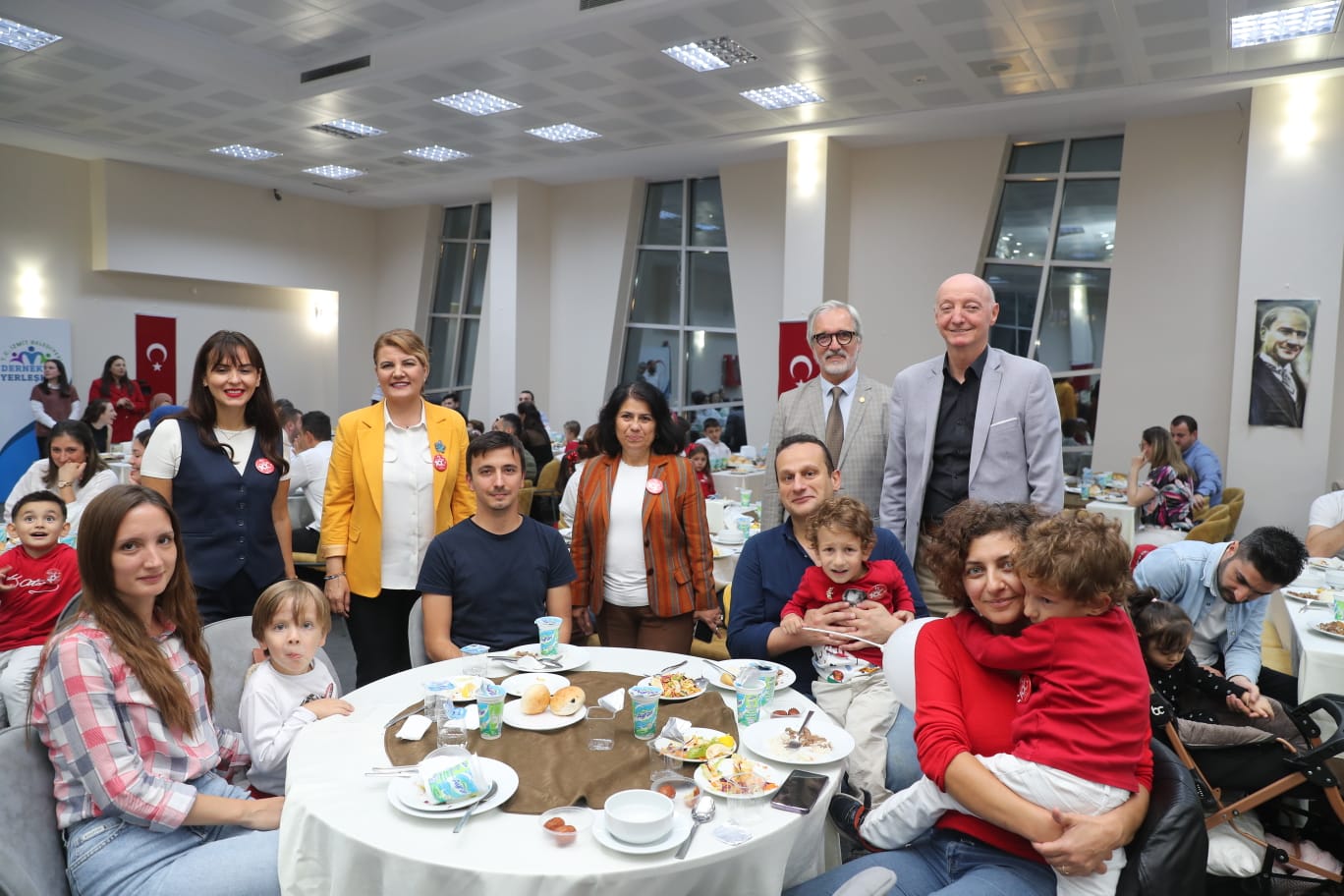 İzmit Belediyesi Çınar Çocuk Evi Cumhuriyetin 100. Yılını coşkuyla kutladı (5)