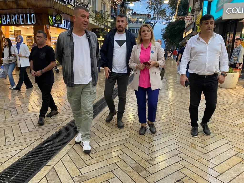 Izmit Belediyesi, Fethiye Caddesi'nde bir kez daha sinavi geçti (4)