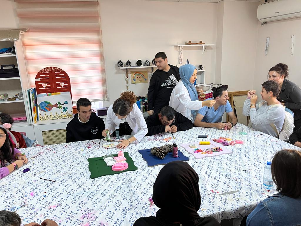 İzmit Belediyesi, Halıdere Toplum Ruh Sağlığı Merkezini ziyaret etti (2)