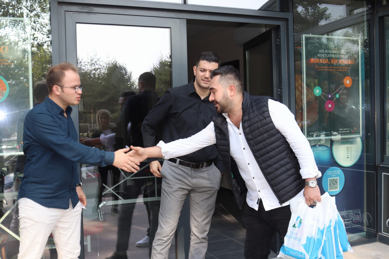 İzmit Belediyesi birebir ziyaretlerle, esnafın fikirlerini almaya devam ediyor (4)