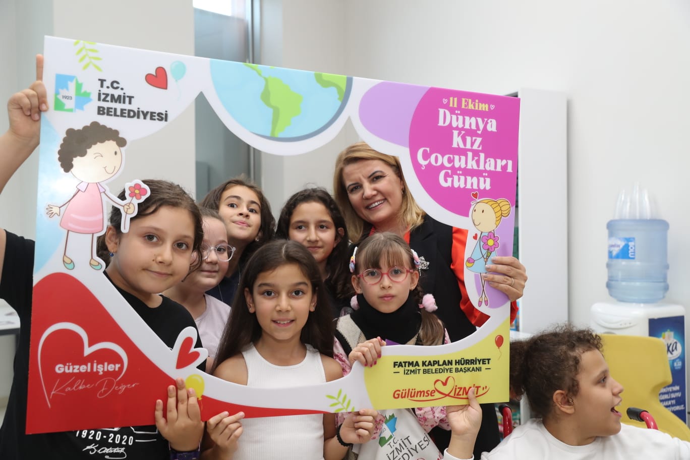 İzmit Belediyesinden Dünya Kız Çocukları Günü’nde anlamlı etkinlik (2)
