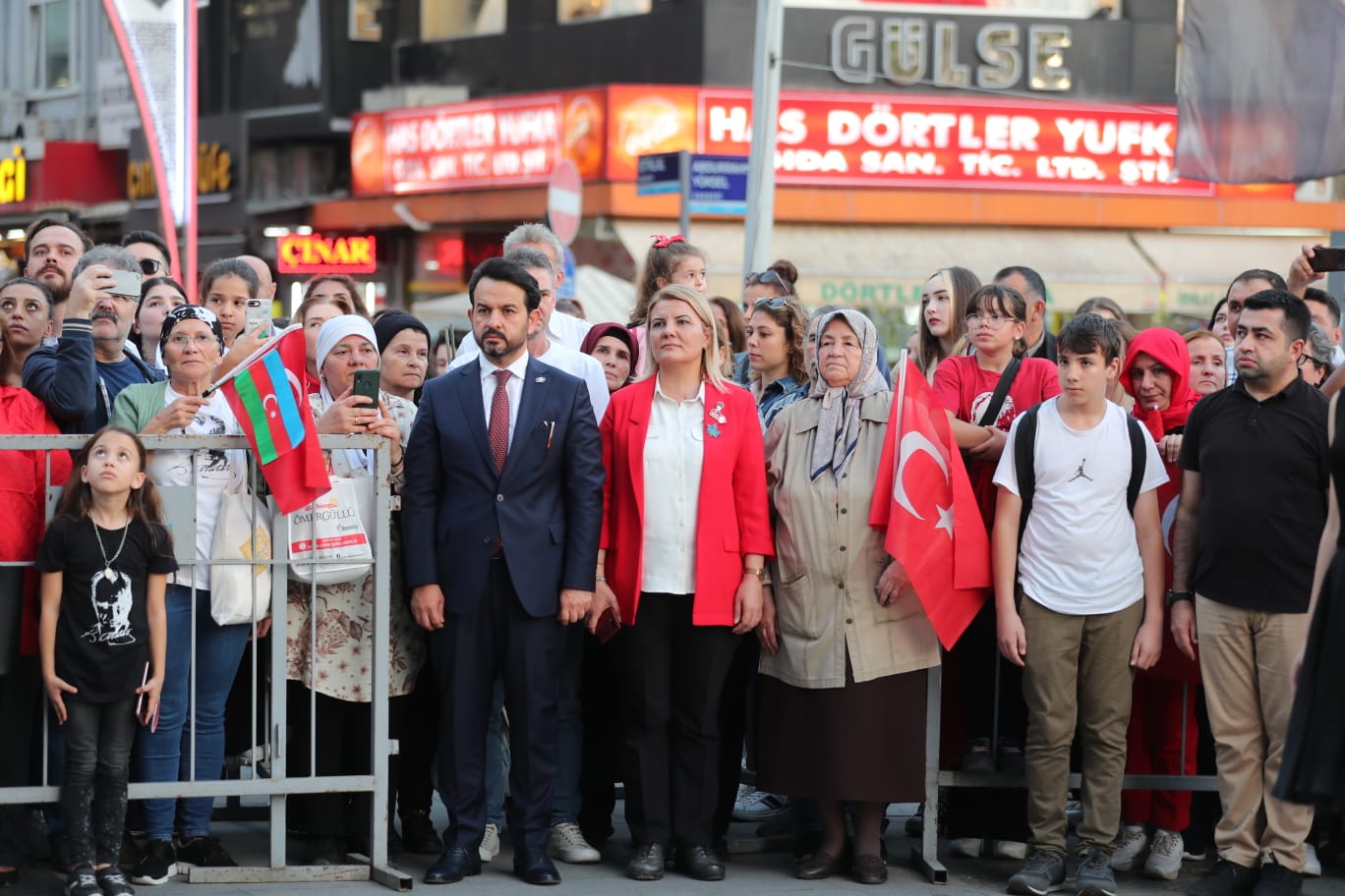 Izmit Belediyesinin vals gösterisi begeni topladi (8)
