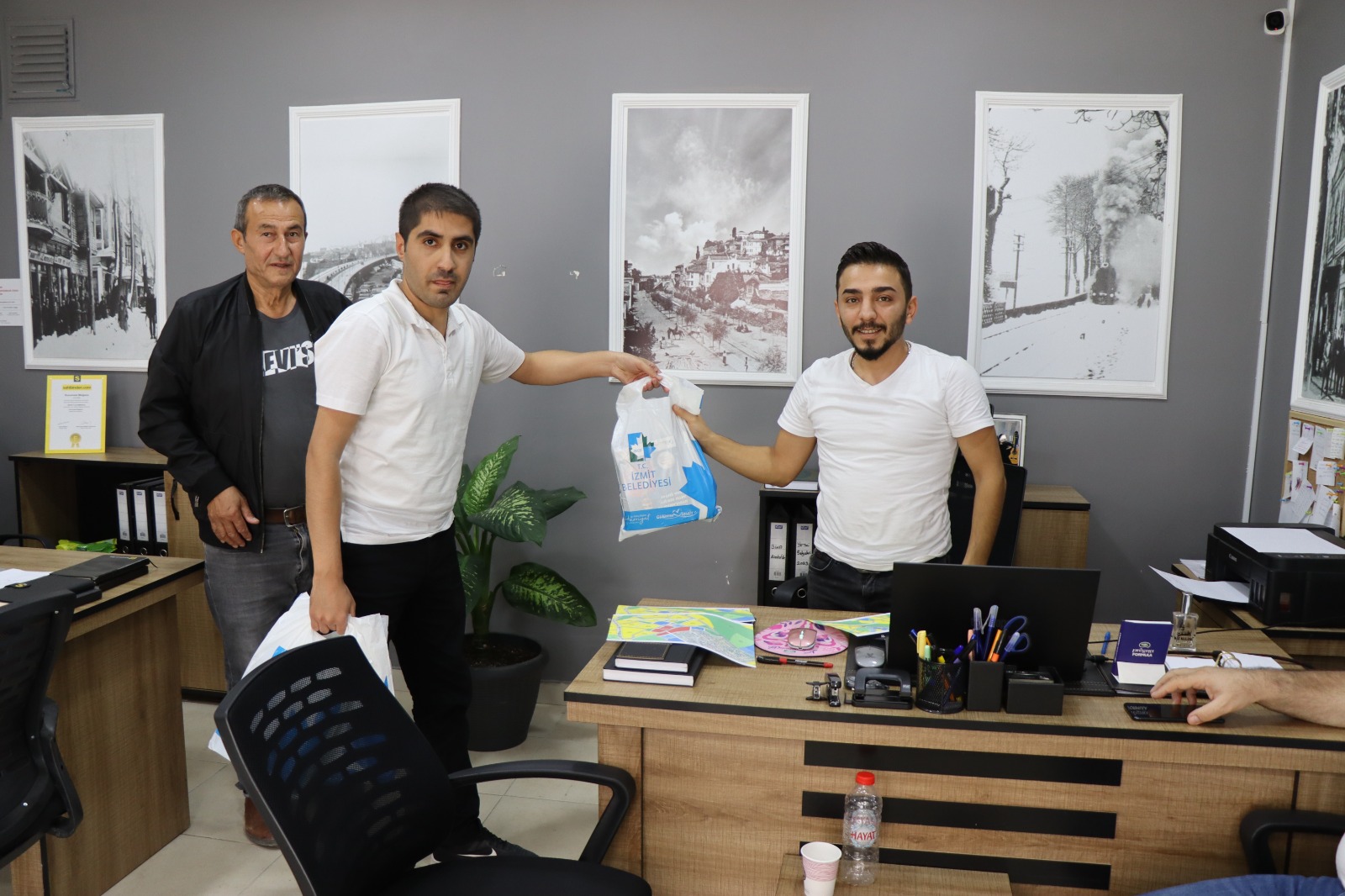 İzmit Çınar Ekibi, esnaf ziyaretlerine Yeşilova’da devam etti (4)