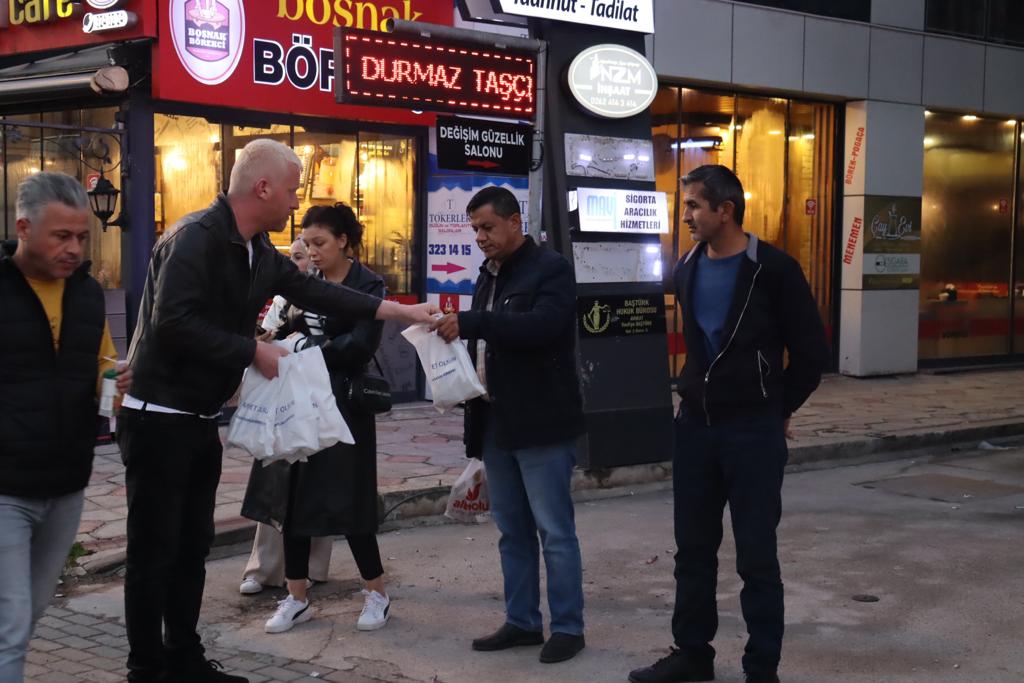 İzmit Çınar Ekibi her sabah erken saatlerde emekçilerle buluşmaya devam ediyor (10)