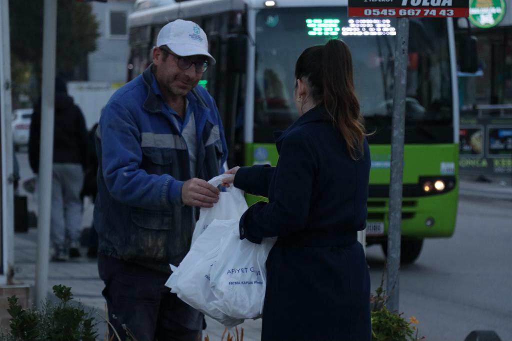 İzmit Çınar Ekibi her sabah erken saatlerde emekçilerle buluşmaya devam ediyor (9)