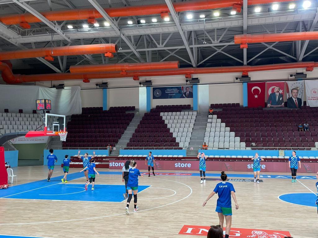 İzmit’in Perileri, Hatay’ı rahat geçti “104-70” (3)