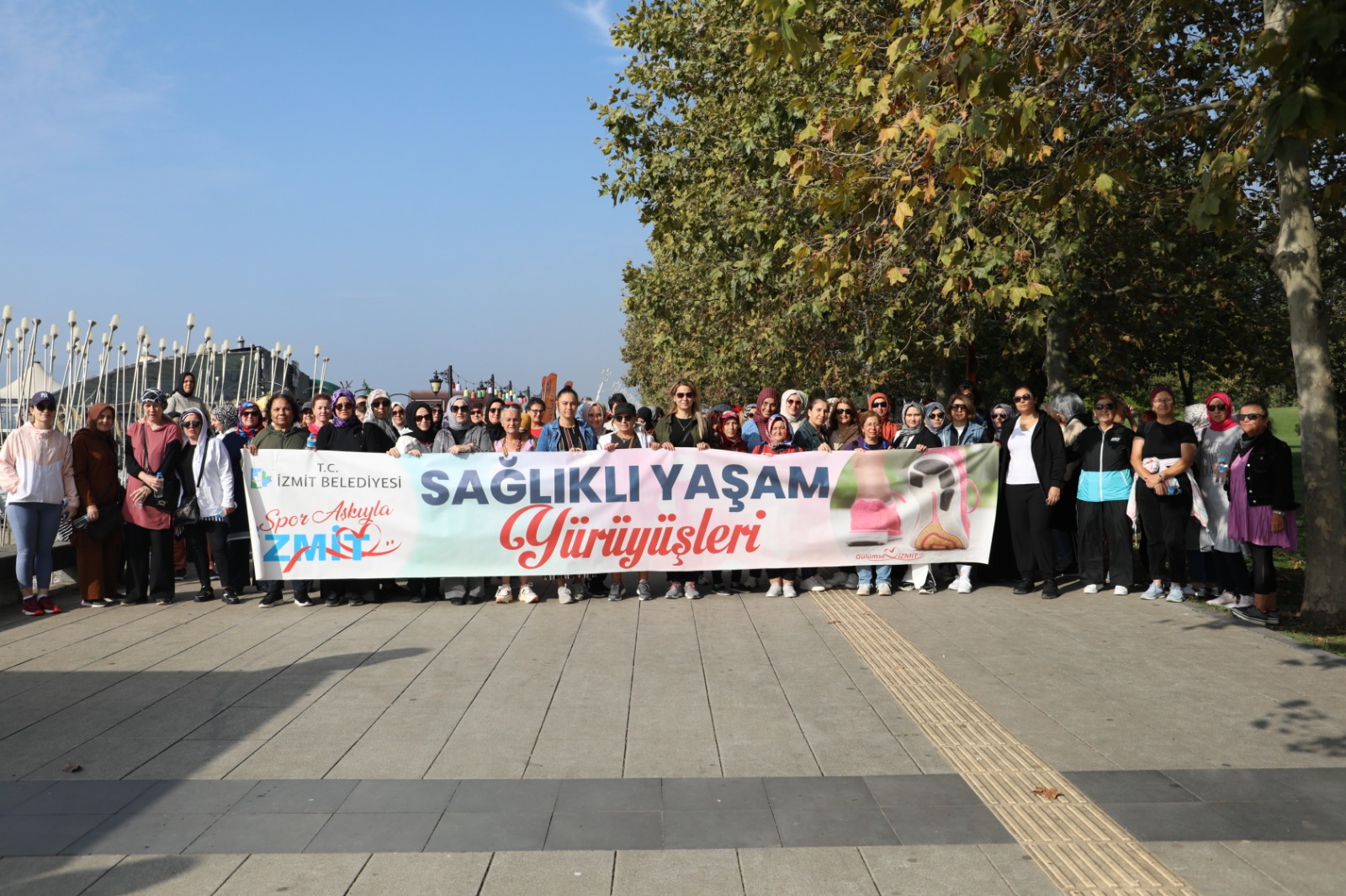 İzmitli kadınlar meme kanserine dikkat çekmek için yürüdü (6)