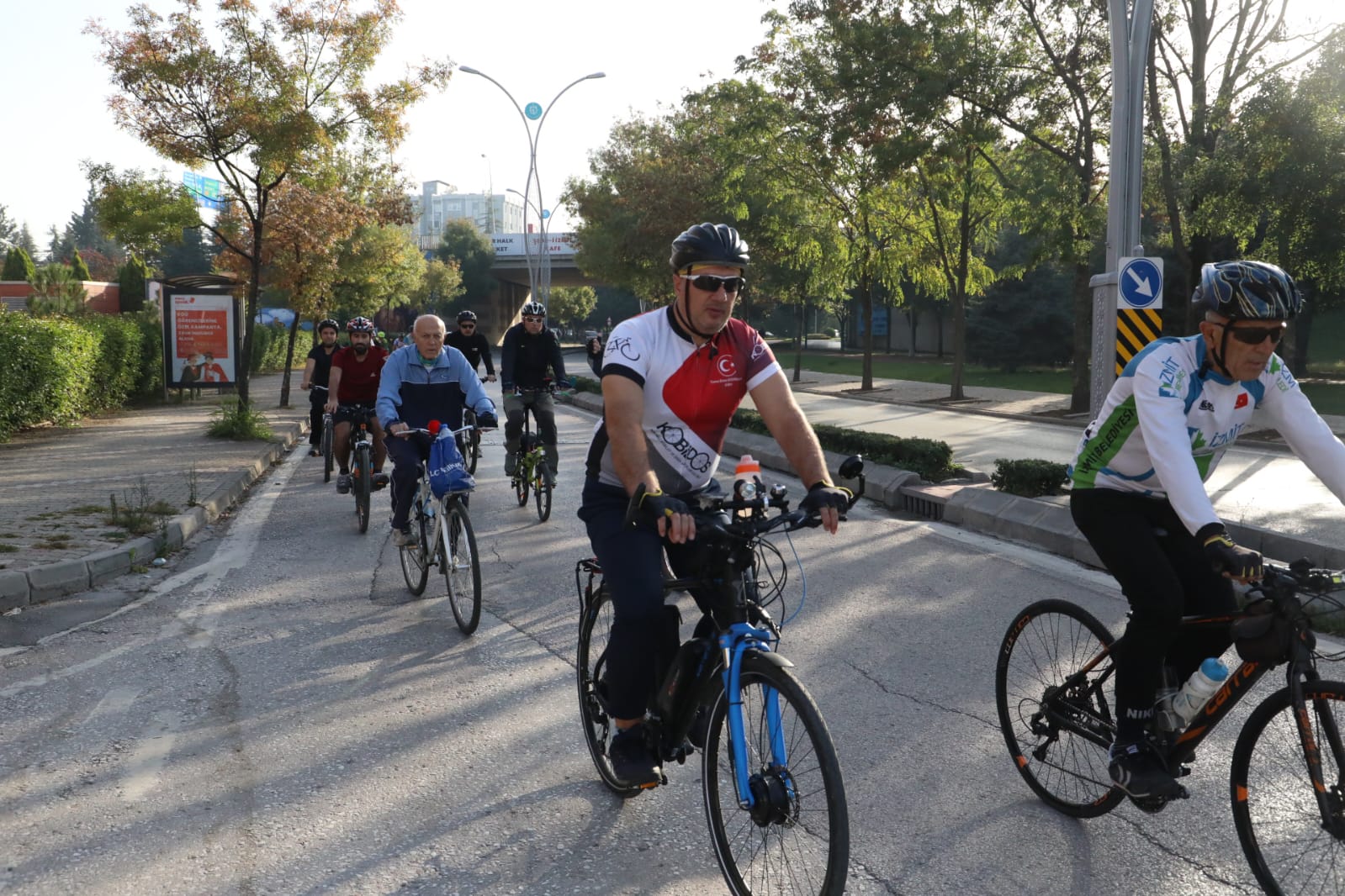 İzmit'te pedallar Cumhuriyetin 100.Yılı için çevrildi (10)