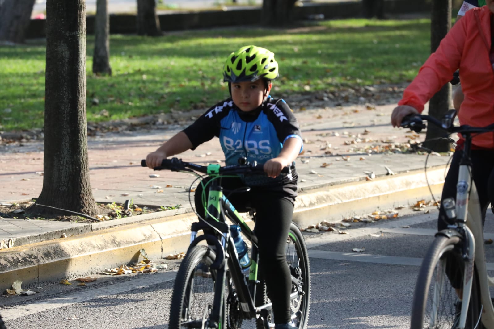 İzmit'te pedallar Cumhuriyetin 100.Yılı için çevrildi (2)