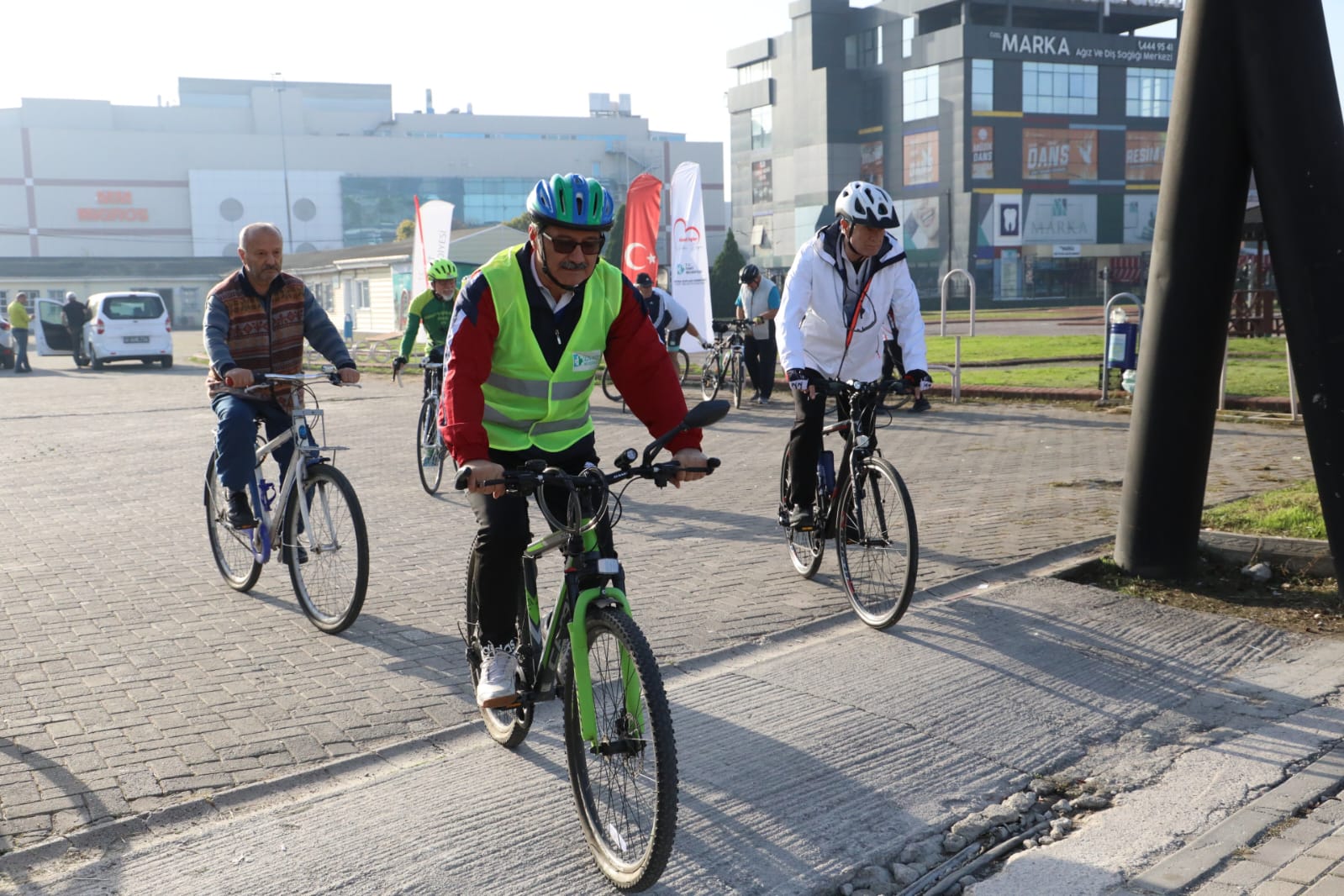 İzmit'te pedallar Cumhuriyetin 100.Yılı için çevrildi (4)