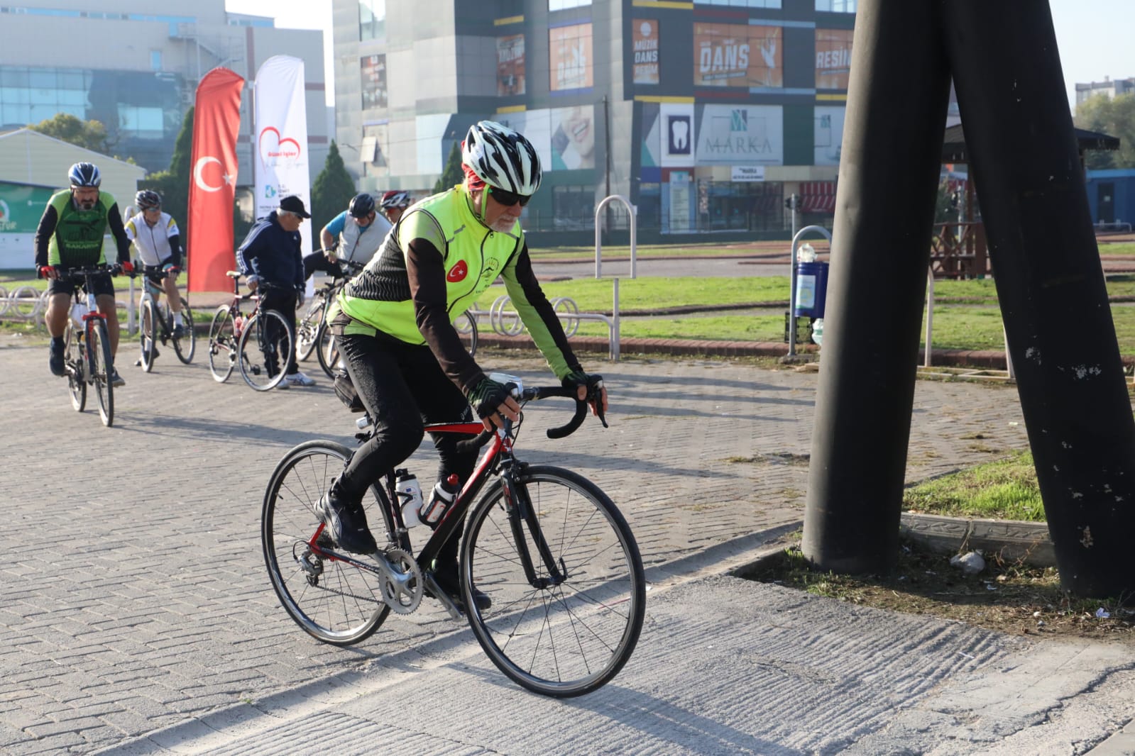 İzmit'te pedallar Cumhuriyetin 100.Yılı için çevrildi (7)