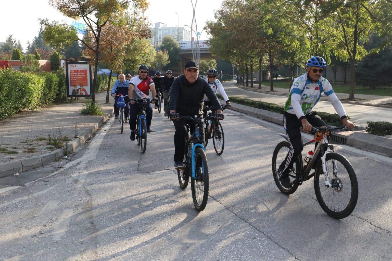İzmit'te pedallar Cumhuriyetin 100.Yılı için çevrildi (9)