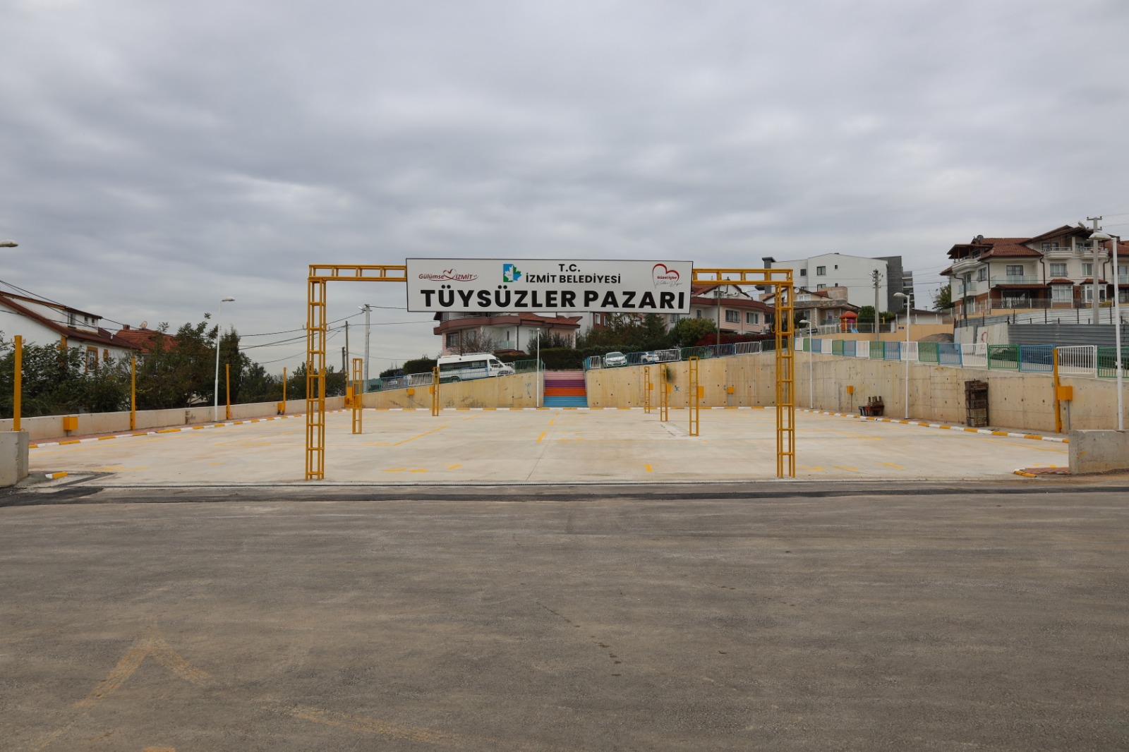 Tüysüzler Pazar Alanı (1)