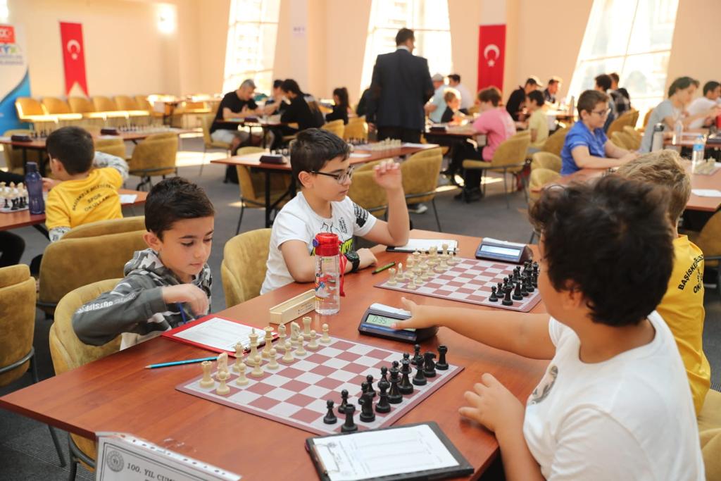 Yüzüncü yıl satranç turnuvası (5)