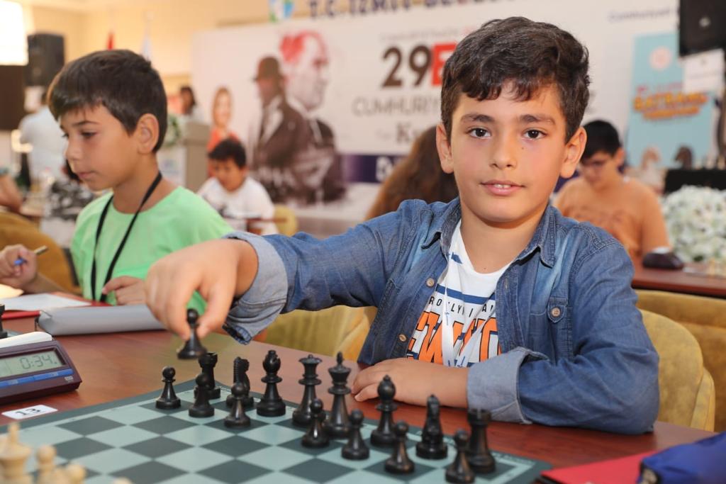 Yüzüncü yıl satranç turnuvası (6)
