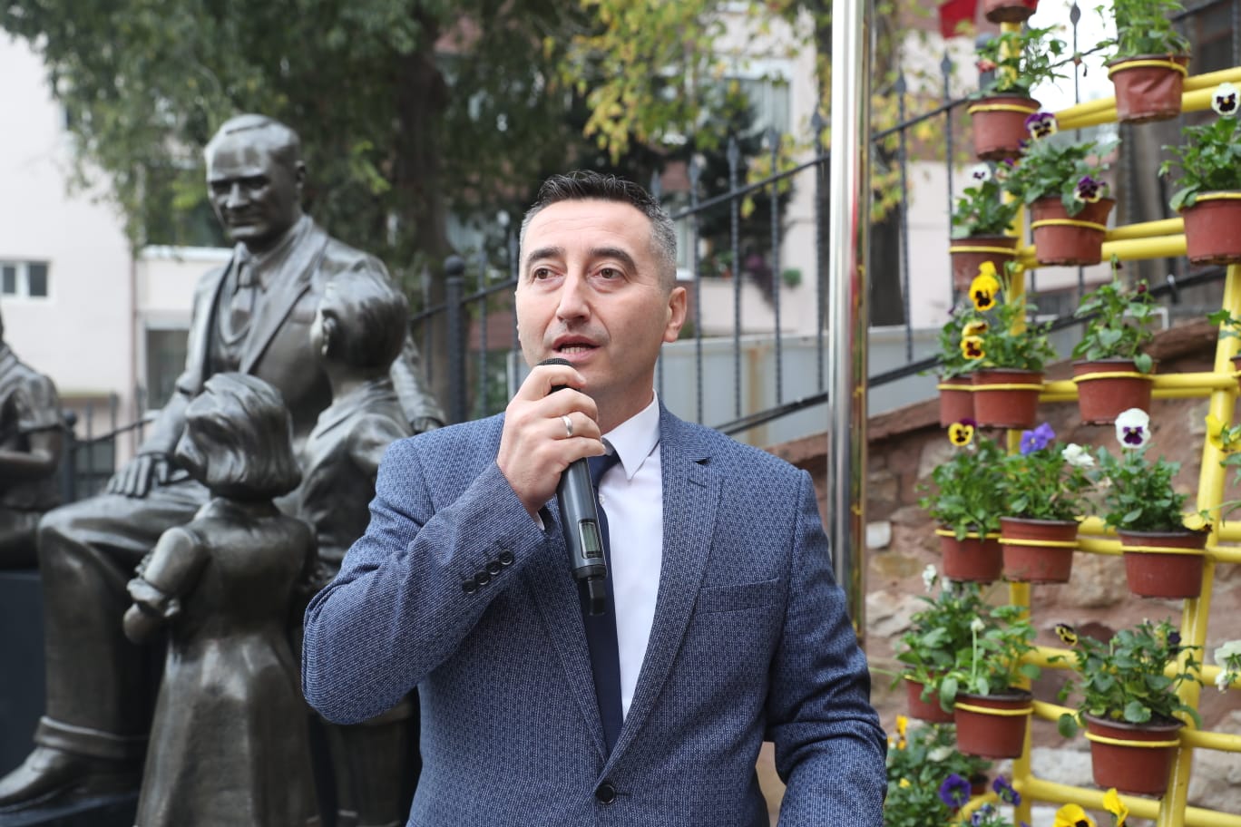 Akçakoca İlkokulu Müdürü Bilal Öztürk
