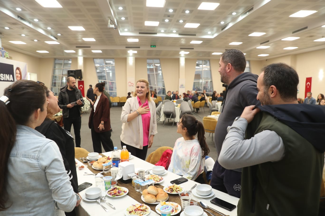 Başkan Hürriyet, Çınar Akademi ailesi ile buluştu (1)