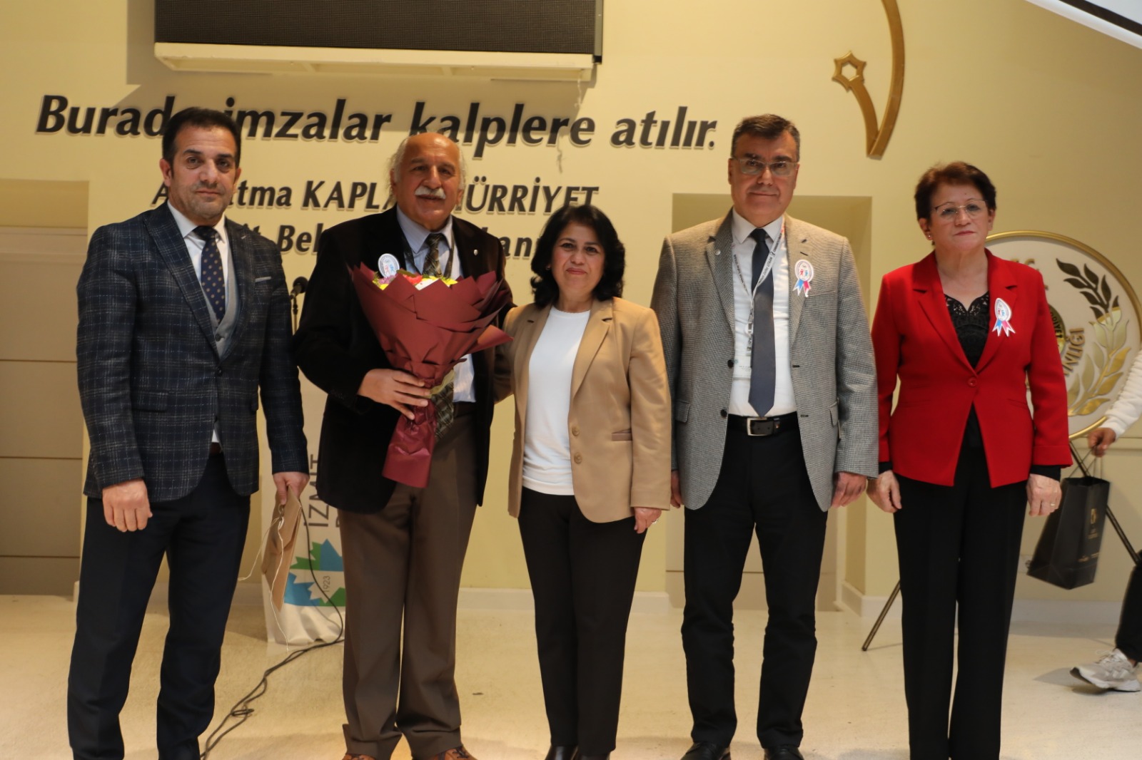 Çiçek Takdimi