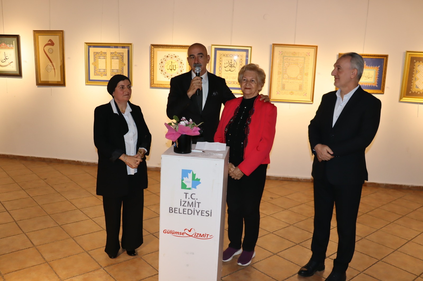 Hüseyin Erol konuşurken