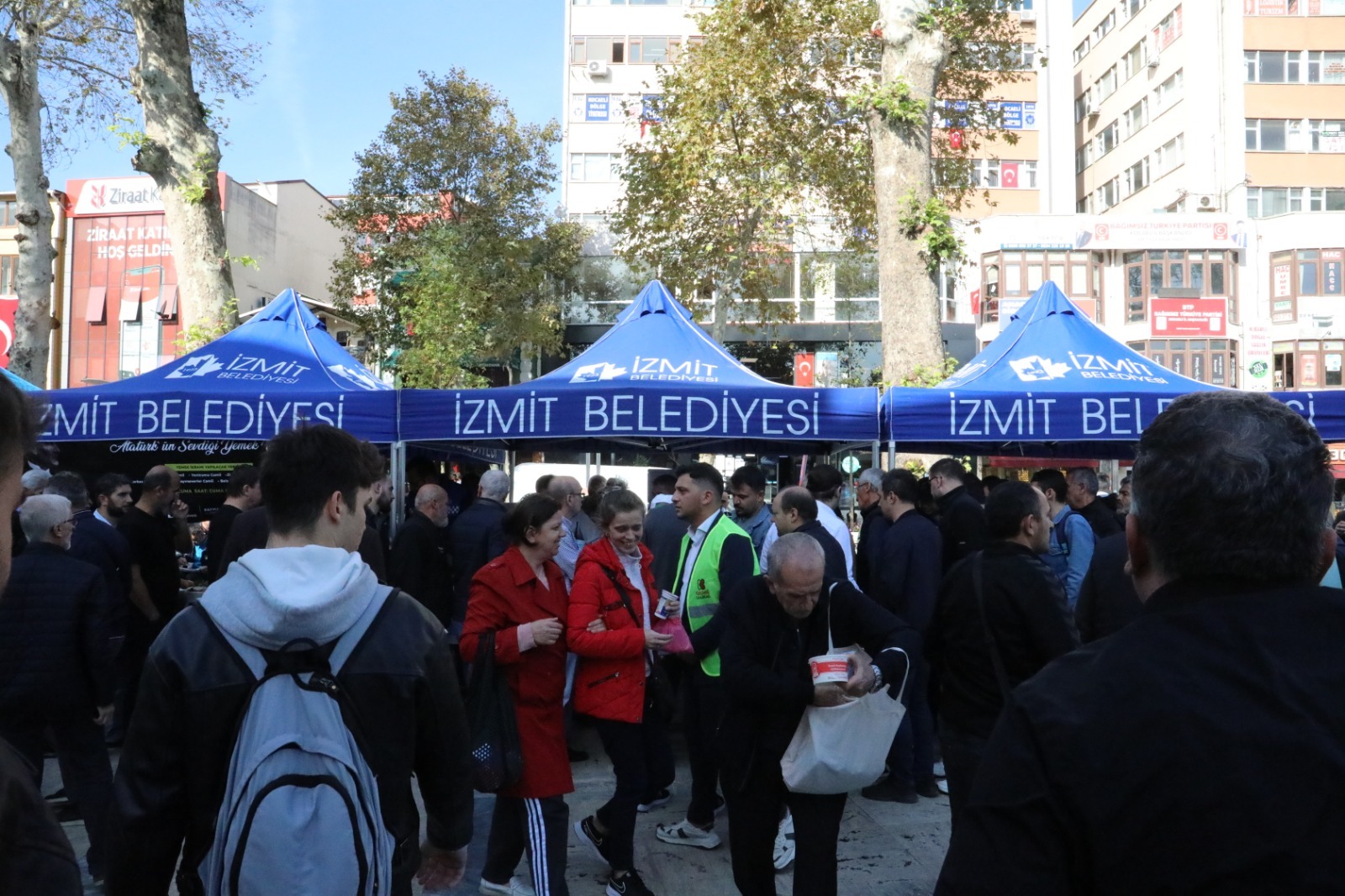 İzmit Belediyesi, Atatürk’ün en sevdiği yemekleri İzmit halkına ikram etti (18)